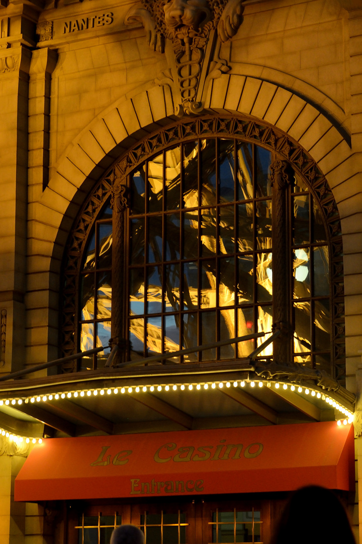 Hotel Paris: Spiegelungen