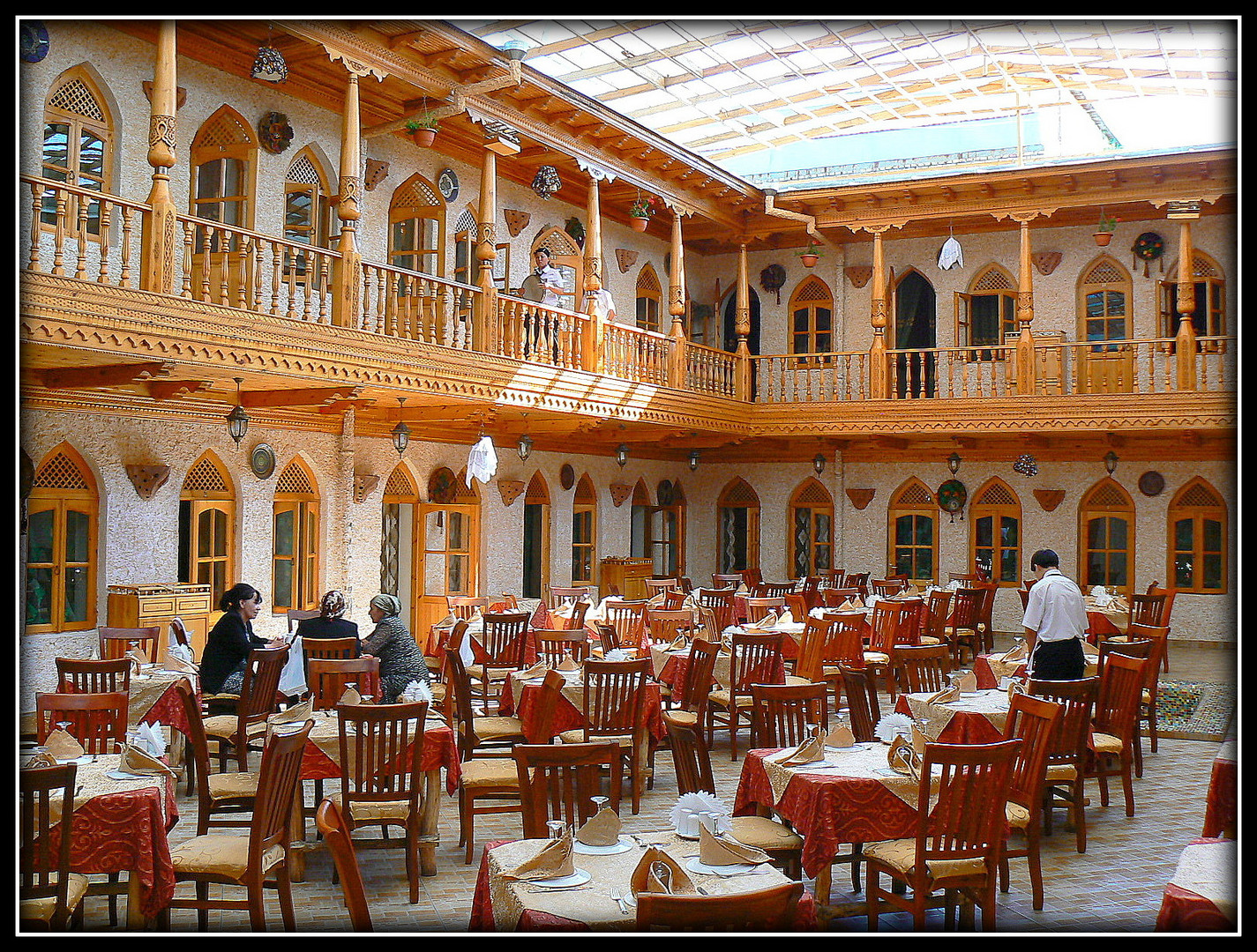 HOTEL - RESTAURANT