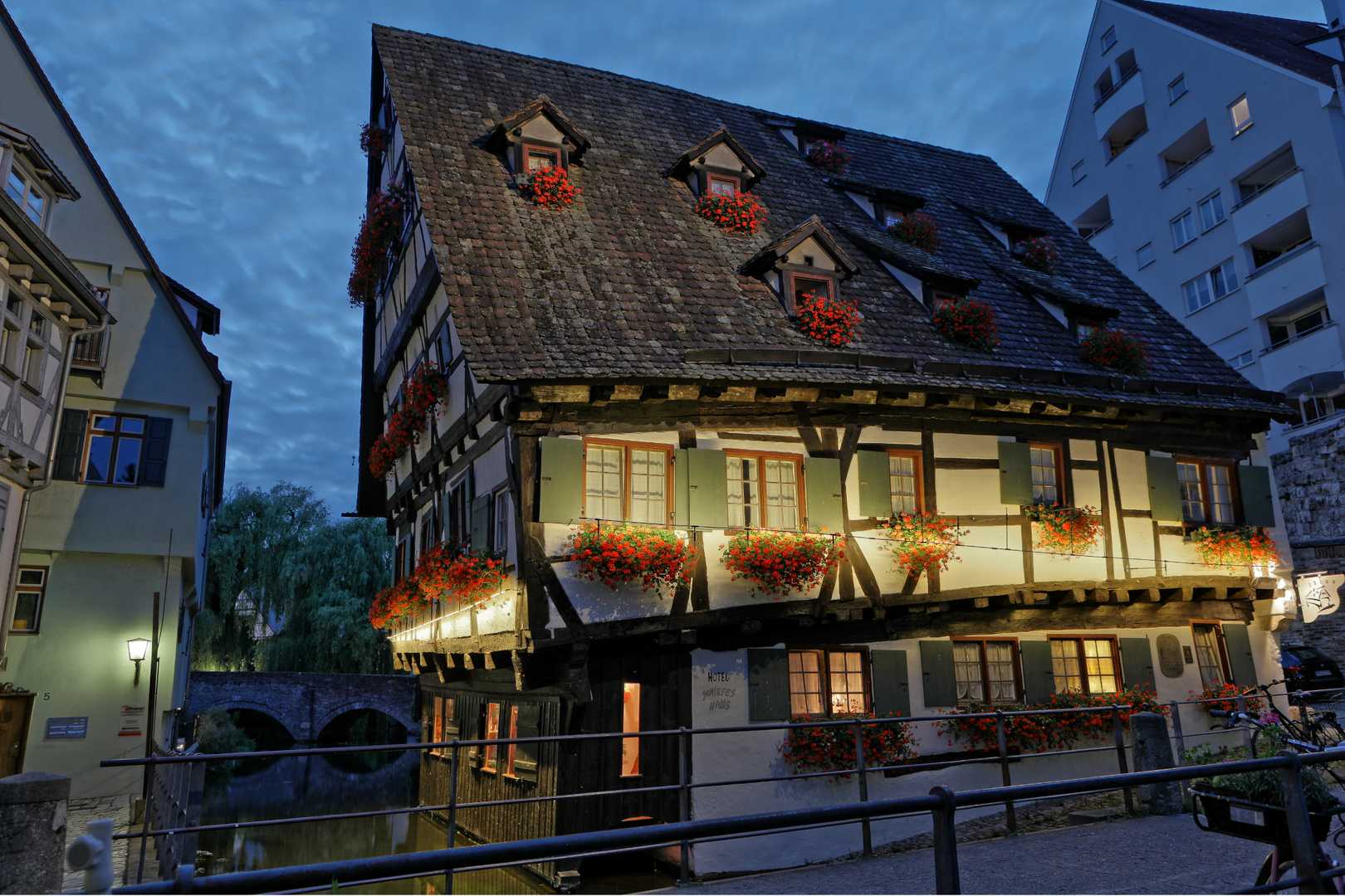 Hotel Schiefes Haus