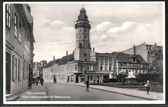 Hotel Schwarzer Adler und Rathausturm