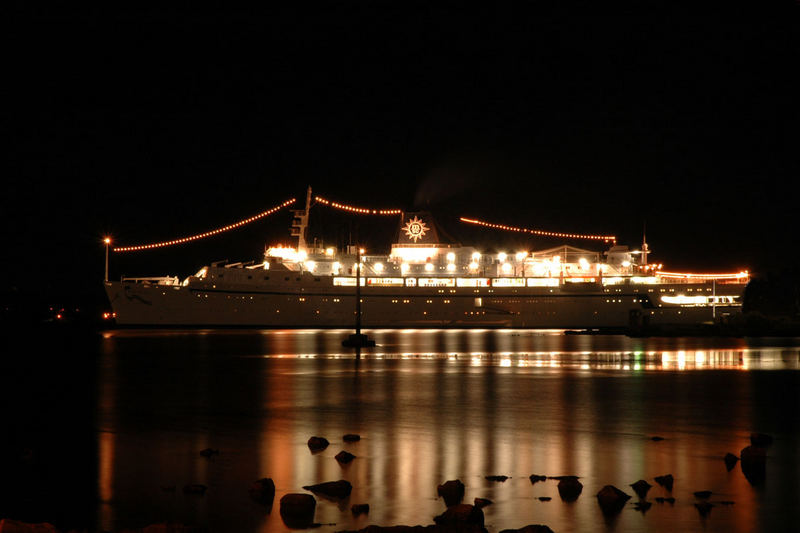 Hotel Ship