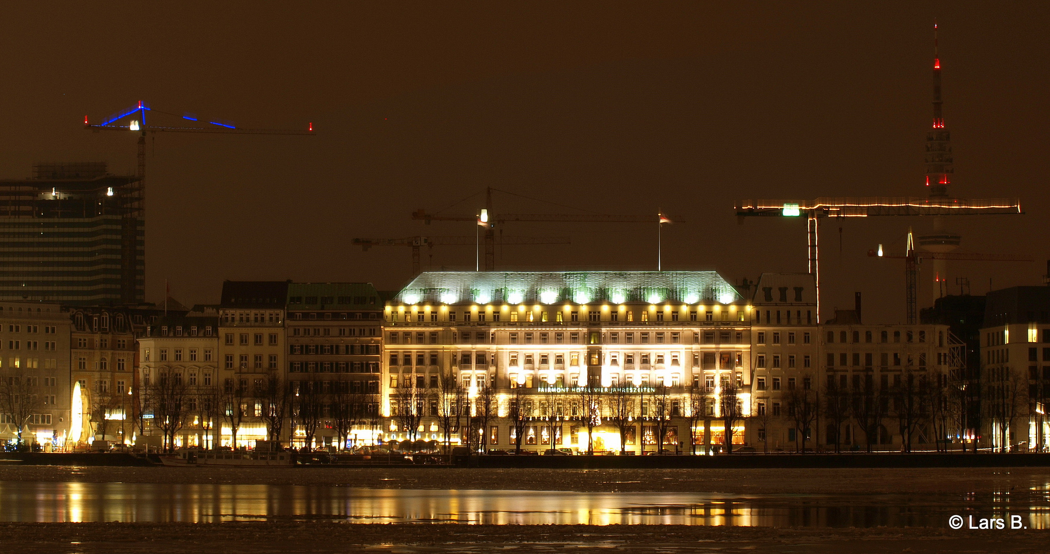 Hotel Vier Jahreszeiten und Hamburger Fernsehturm