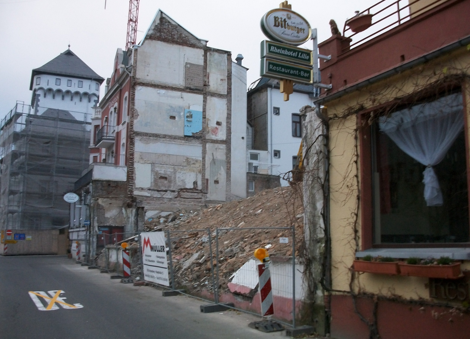 Hotel zum Hirsch Boppard - alles nur noch Schutt und Staub am 28.Dez. 2011