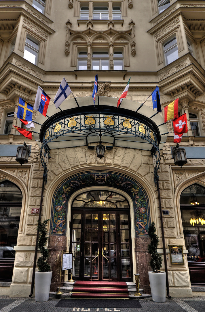 Hoteleingang in Prag