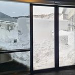 Hoteleingang nach dem Schneesturm