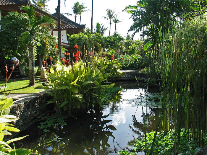 Hotelgarten im Bali Hai Kuta