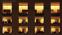 Hotellfenster bei Nacht