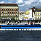 Hotelschiff an der East-Side Gallery