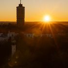 Hotelturm im Abendlicht