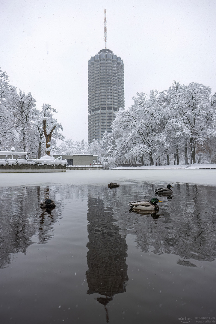 Hotelturm im Winter