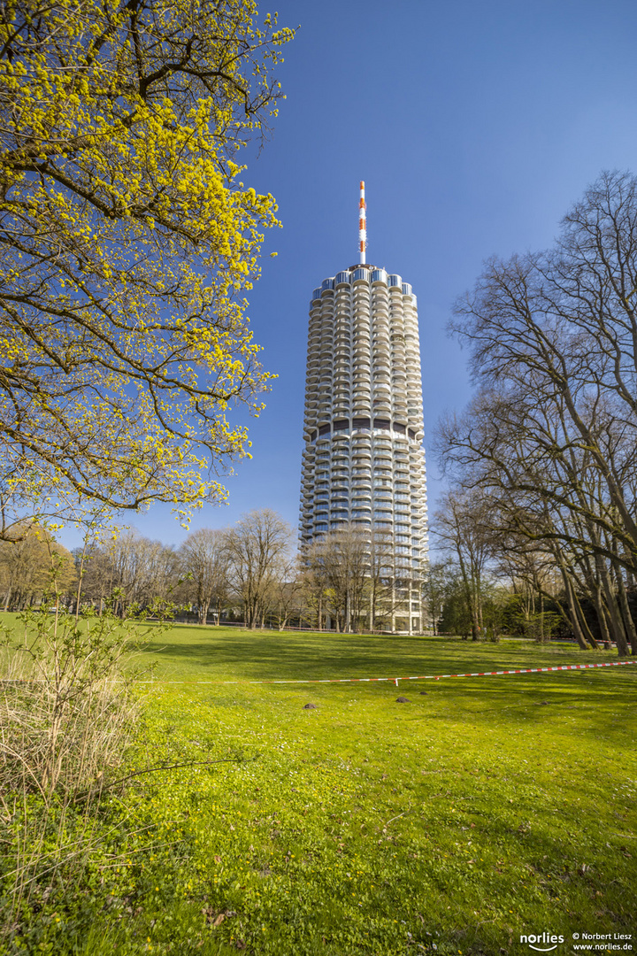 Hotelturm im Wittelsbacher Park