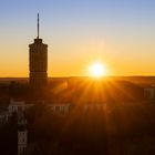 Hotelturm mit Sonne