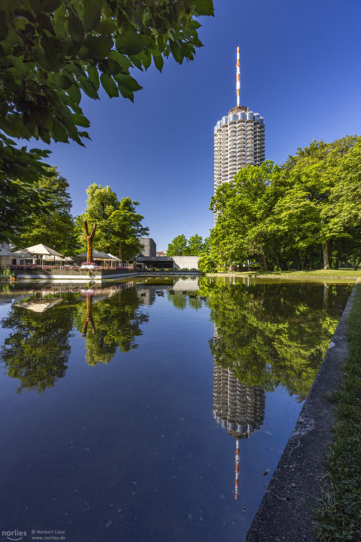 Hotelturm Spiegelung