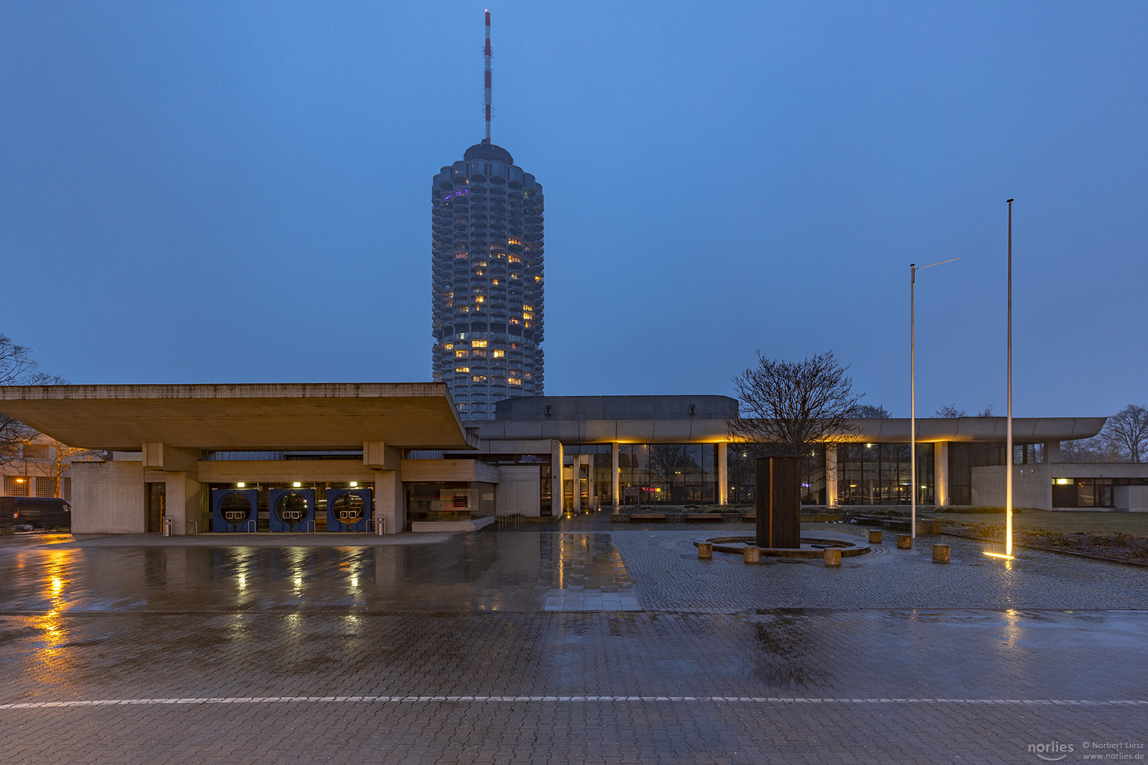 Hotelturm und Kongress am Park