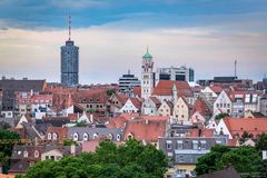 Hotelturm und Moritzkirche