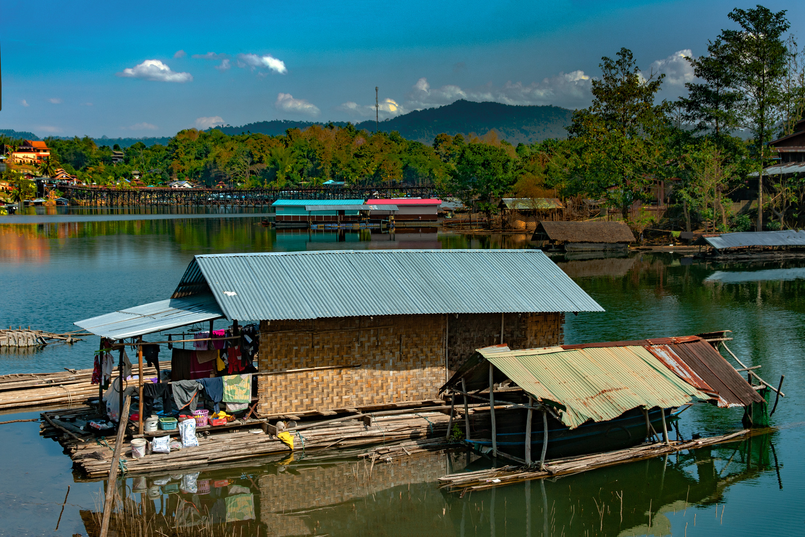 Housing of a Mon family