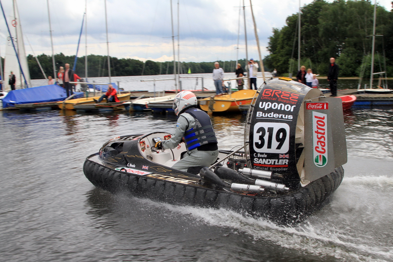 Hovercraft auf dem Altwarmbüchener See