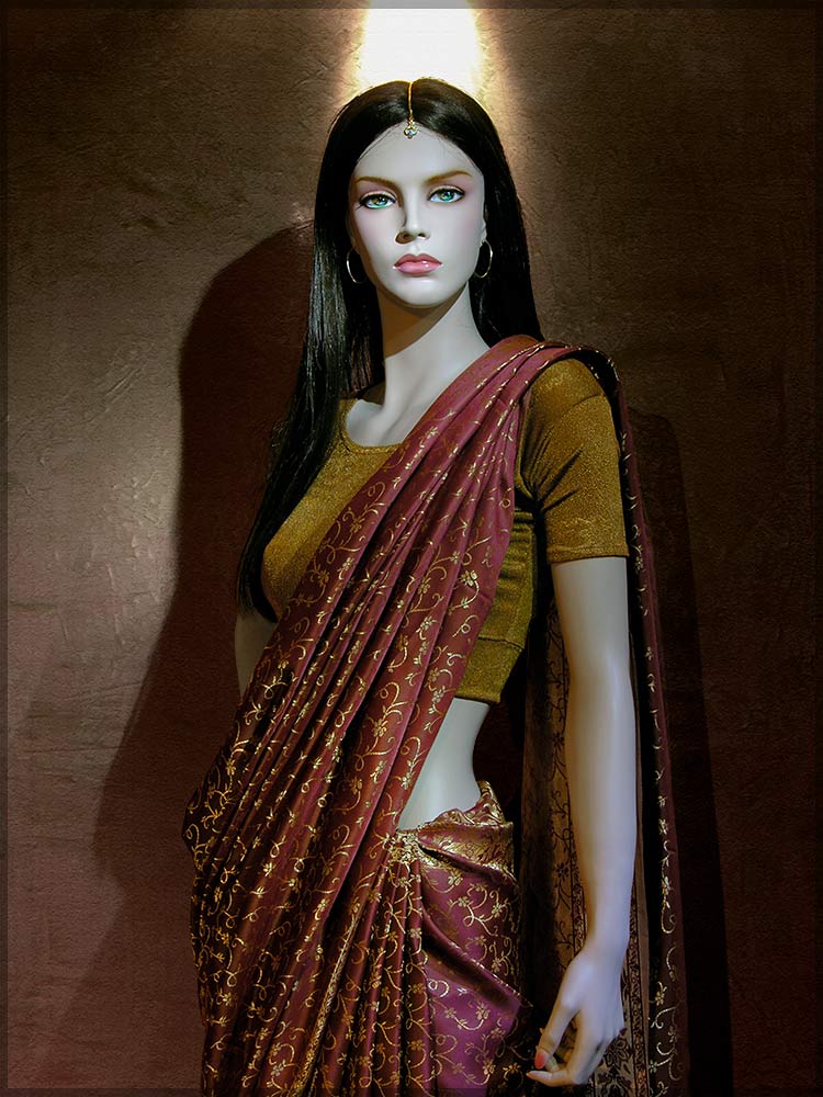 how to wear a sari?