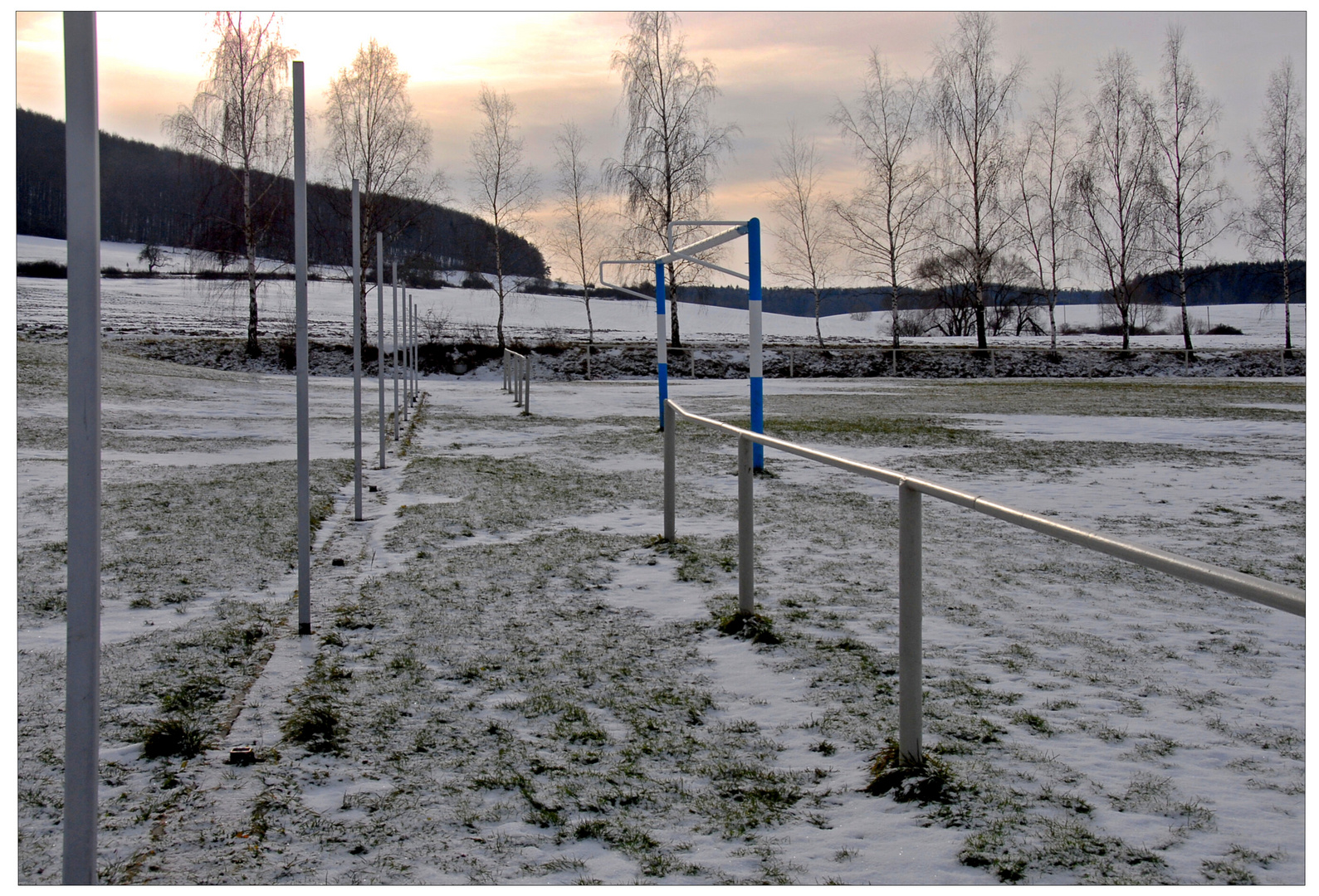 Hoy, en el campo de deportes (Heute, auf dem Sportplatz)