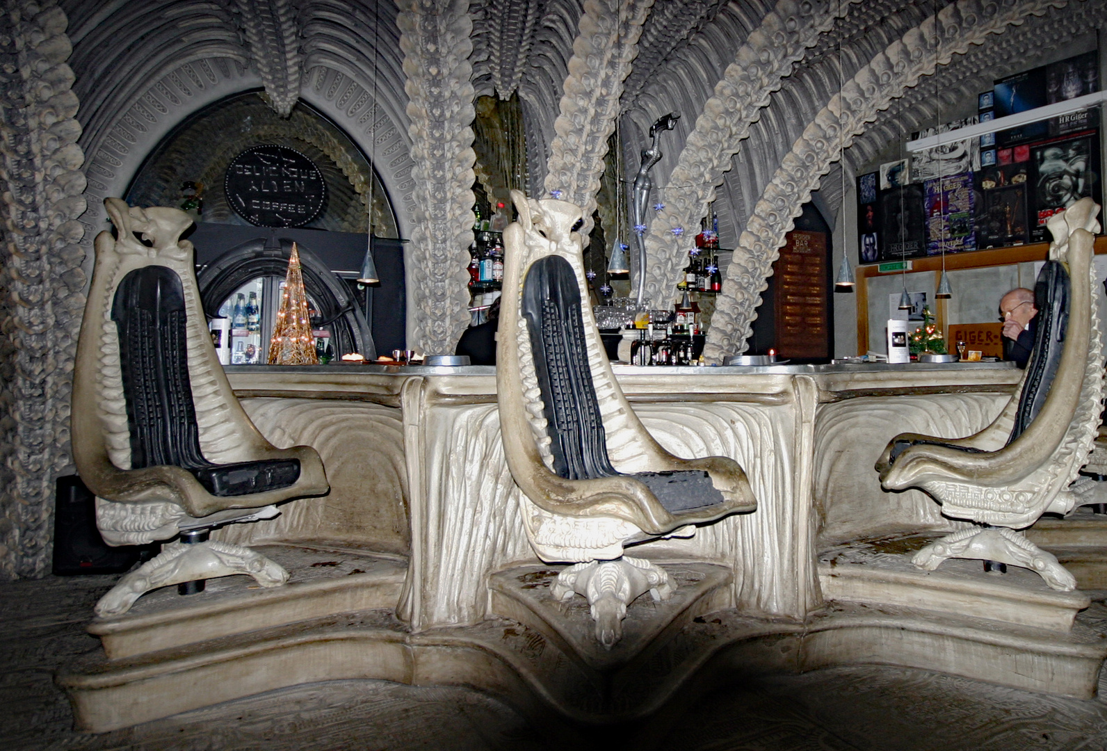 H R Giger Bar In Gruyer Fribourg Foto Bild Reportage