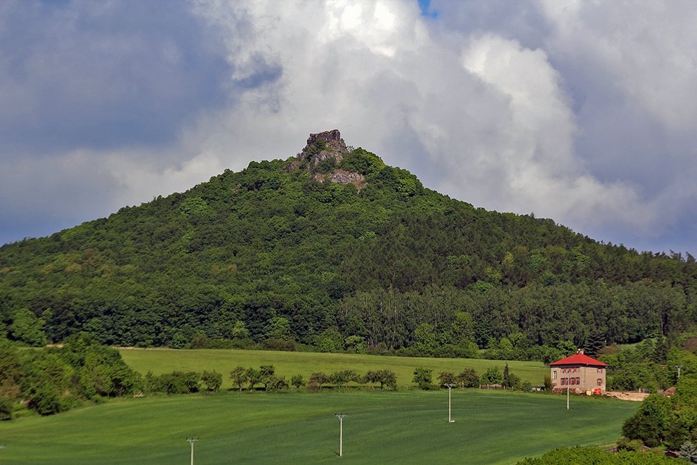 Hradek im Böhmischen Mittelgebirge 566m hoch