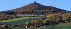 Hradek in Böhmische Berge im goldenen Herbst Teil 7