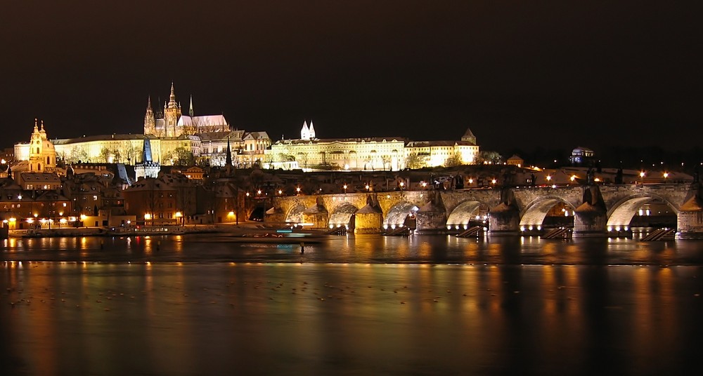 Hradschin bei Nacht