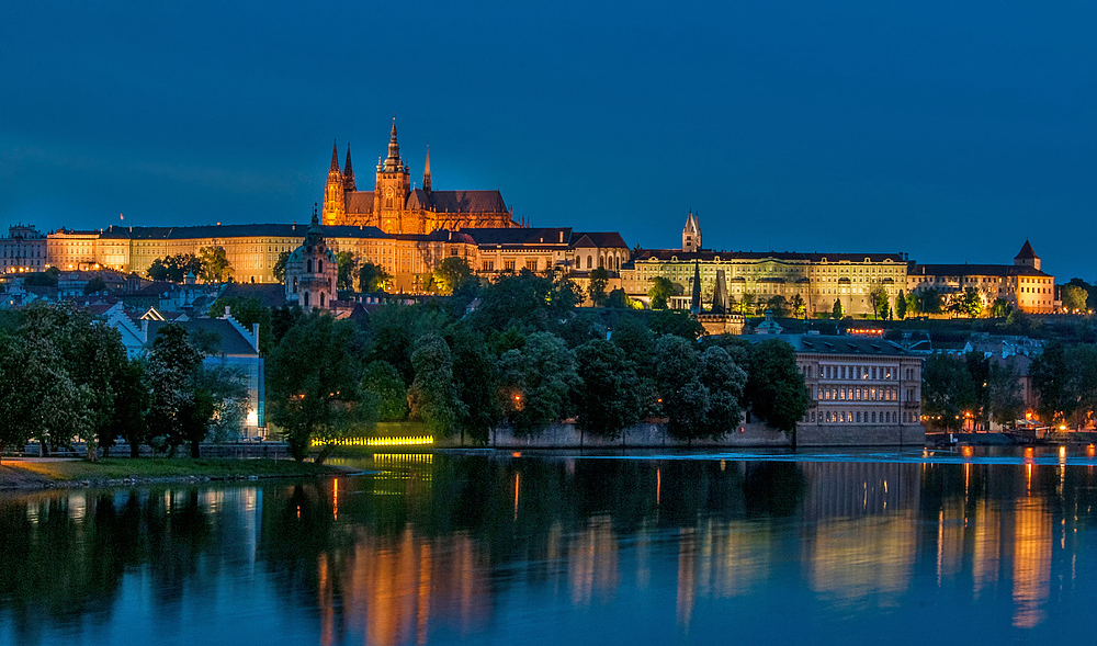 Hradschin zur "Blauen Stunde"