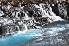 Hraunfossar, die Eiswasserfälle