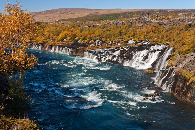 Hraunfossar im Herbst