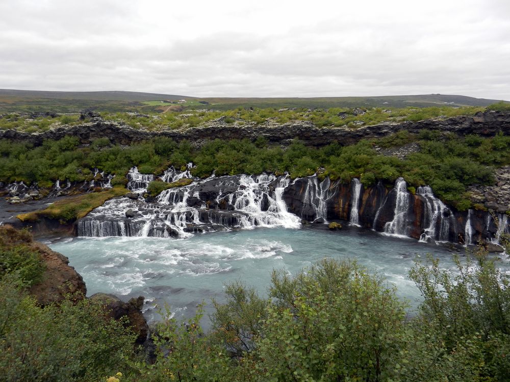 Hraunfossar- Wasserfälle