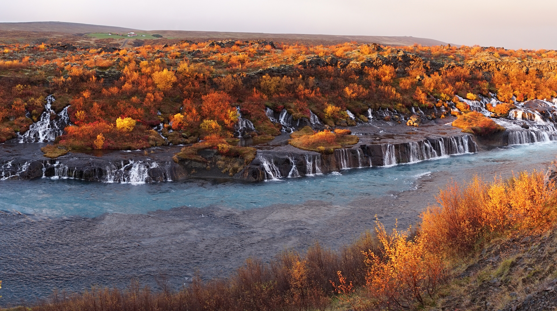 Hraunfossar Wasserfälle