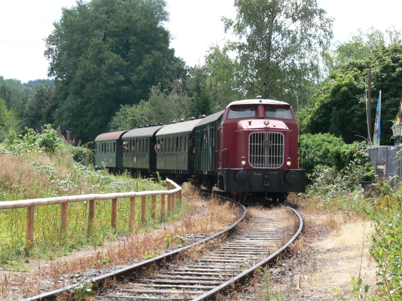 HTB V9 auf dem Weg zum Alten Bahnhof