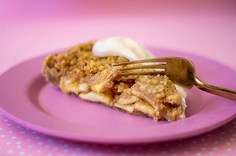 http://www.tofutante.de/apple-pie-crumble-vegan-apfelkuchen-zum-sonntag/