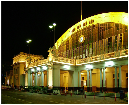 Hua Lum Pong station