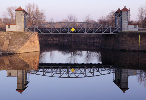 Hubbrücke Handelshafen