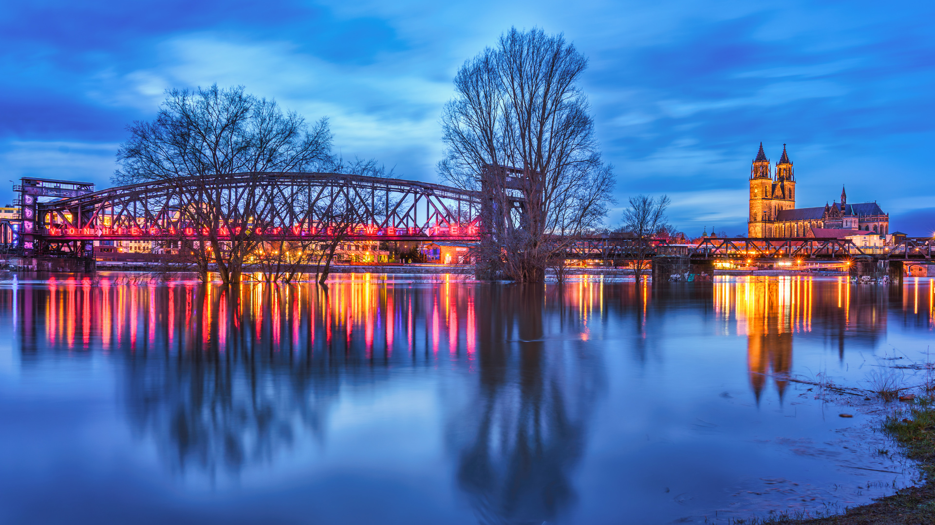 Hubbrücke und Dom von Magdeburg (2)