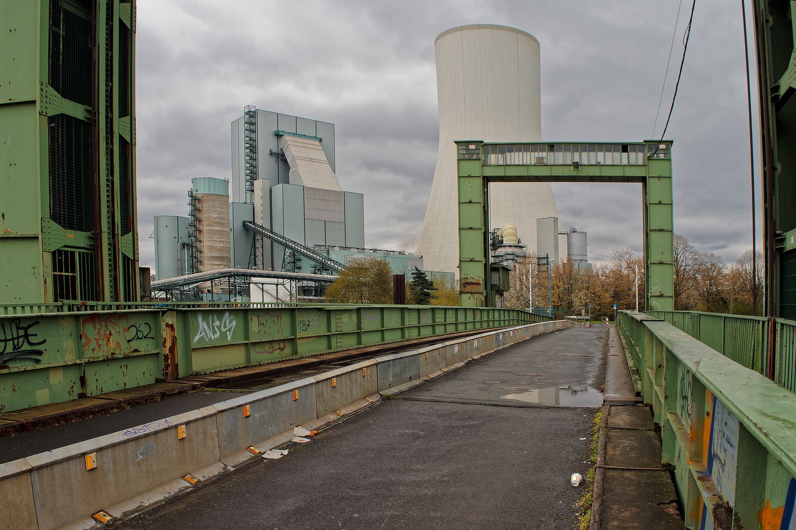 Hubbrücke und Kraftwerk Du-Walsum