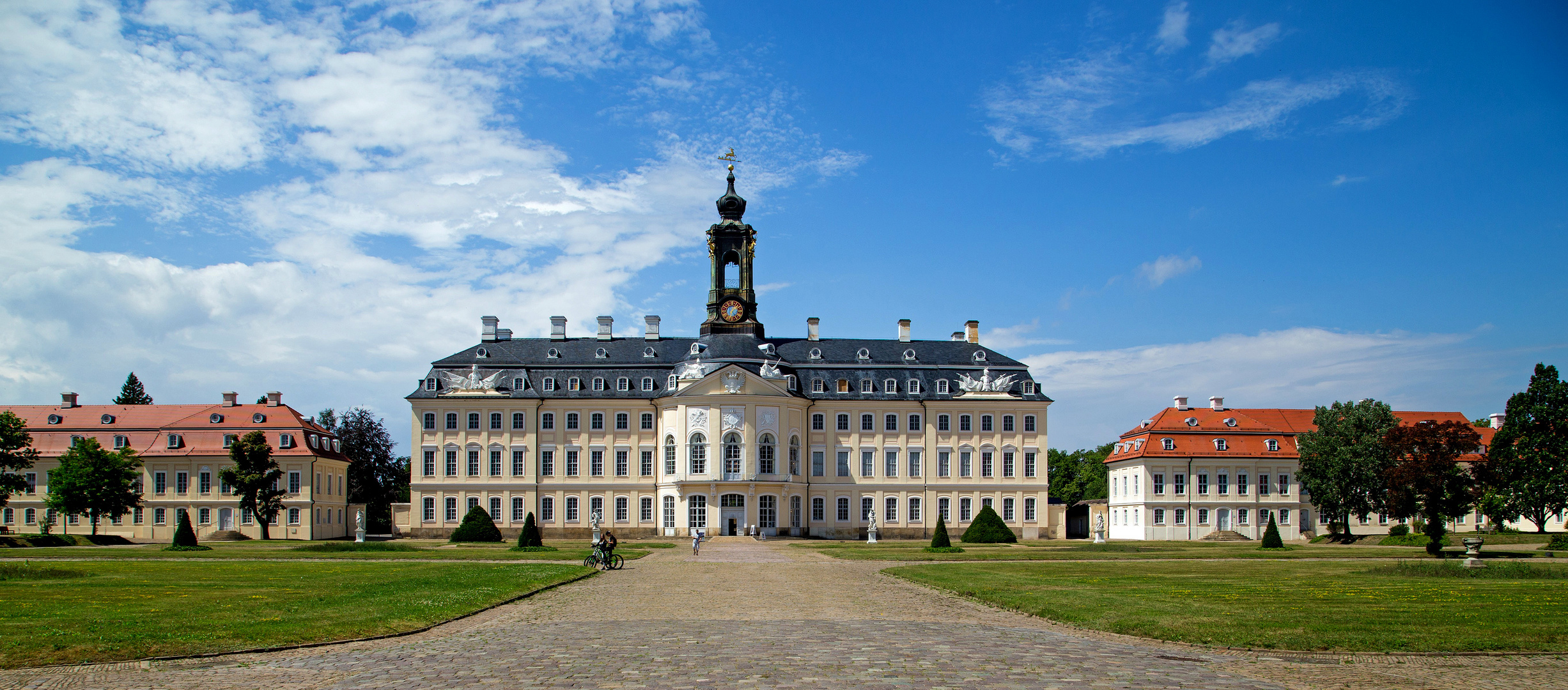 Hubertusburg,- Schloss mit Tradition  (Wermsdorf/ Sachsen)