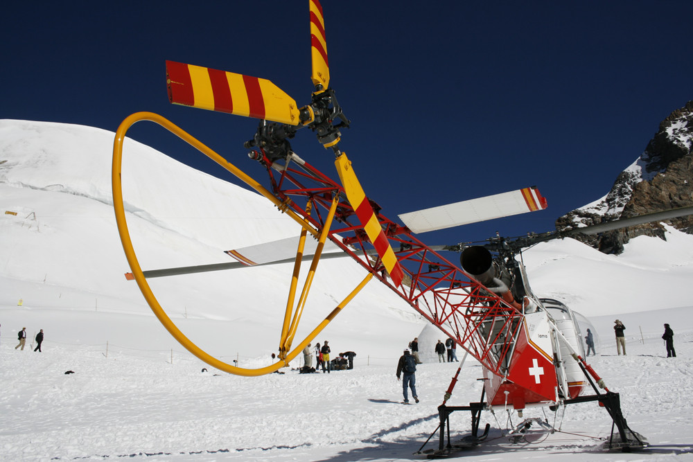 Hubschrauber auf dem Jungfraujoch