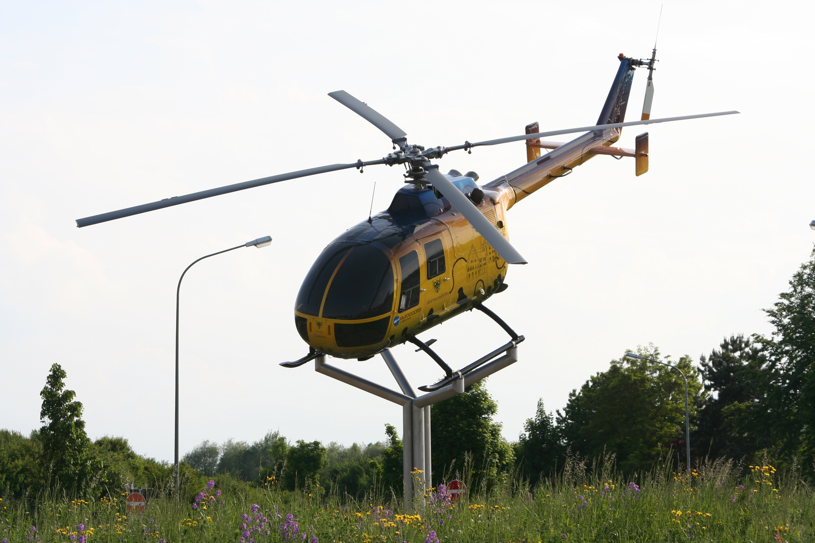 Hubschrauber BO-105 als Wahrzeichen Donauwörths