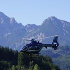 Hubschrauber der Bundespolizei bei Gebirgseinweisung