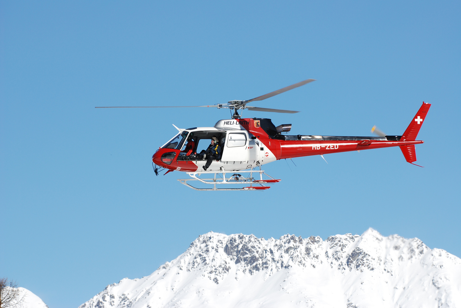 Hubschrauber in den Alpen