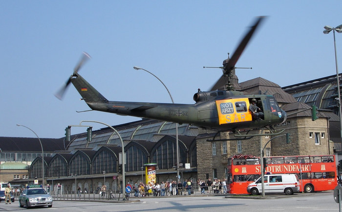 Hubschrauber in der Stadt