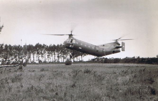 Hubschrauber Piasecki H 21 - Hélicoptère Piasecki H 21