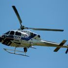 Hubschrauber steht in der Luft