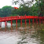 Huc bridge at Càu Thé Húc lake