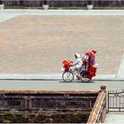 Hue- Platz mit rotem Fahrrad