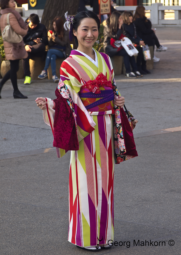 Hübsche Frau in Kimono