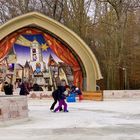 hübsche kleine Eisbahn am Konzertplatz Weißer Hirsch in Dresden